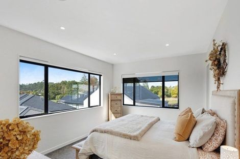 Photo of property in 26 Papa Orchard Drive, Kumeu, 0810