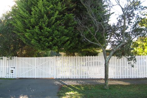 Photo of property in 38 Warren Crescent, Hillmorton, Christchurch, 8025