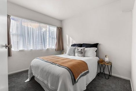 Photo of property in 2/26 Beaudine Avenue, Glenfield, Auckland, 0629