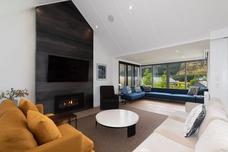 Photo of property in 5 Ogilvie Lane, Arrowtown, 9371