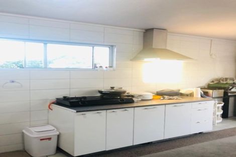 Photo of property in 307 Sunset Road, Sunnynook, Auckland, 0632