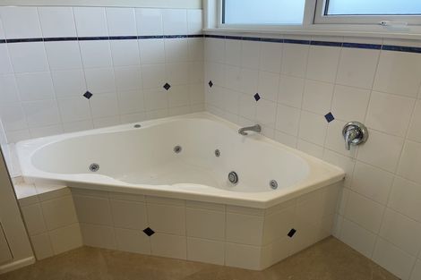 Photo of property in 43 Grassways Avenue, Pakuranga, Auckland, 2010