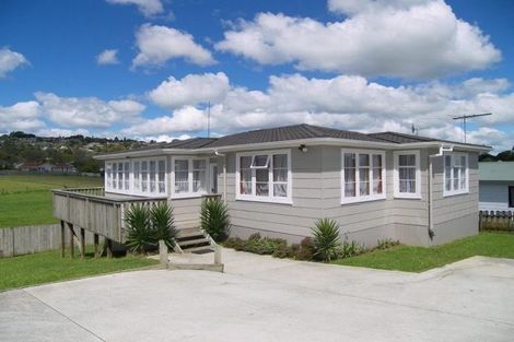 Photo of property in 10 Igloo Place, Red Hill, Papakura, 2110