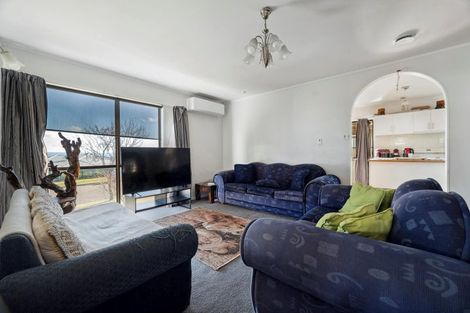 Photo of property in 17 Owhatiura Drive, Lynmore, Rotorua, 3010