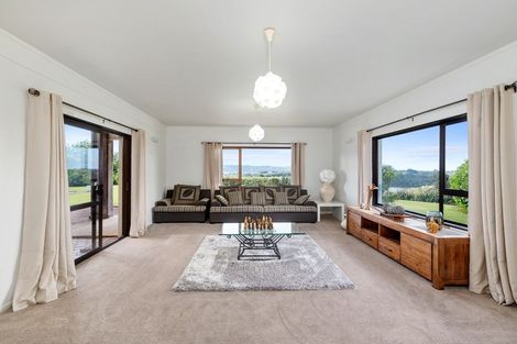 Photo of property in 16 Kotare Place, Sandspit, Warkworth, 0982