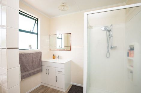 Photo of property in 28 Orchard East Road, Ngatea, 3503