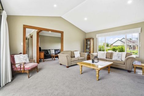 Photo of property in 18 Roderick Place, Rototuna, Hamilton, 3210