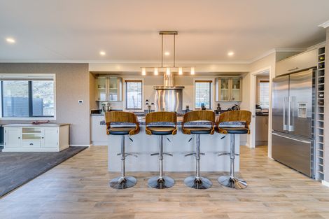 Photo of property in 10 Hardacre Place, Omarama, 9412