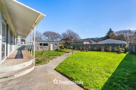 Photo of property in 17 Molesworth Street, Taita, Lower Hutt, 5011