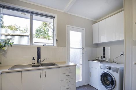 Photo of property in 5/252 Meola Road, Point Chevalier, Auckland, 1022