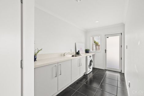 Photo of property in 41 Arahiwi Grove, Tirohanga, Lower Hutt, 5010