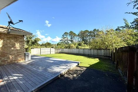 Photo of property in 17 Parkcrest Drive, Henderson, Auckland, 0612