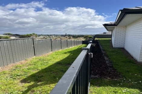 Photo of property in 8 Albatross Lane, Welcome Bay, Tauranga, 3112