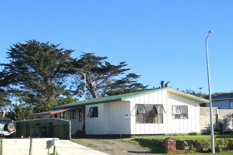 Photo of property in 11 Caughley Place, Otaki Beach, Otaki, 5512