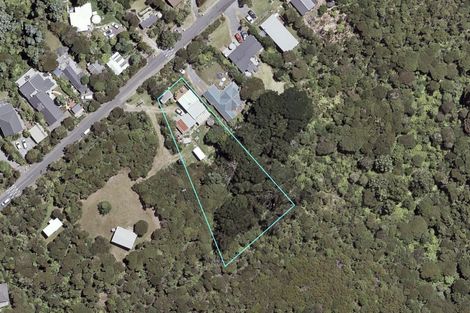 Photo of property in 38 Te Ahuahu Road, Piha, New Lynn, 0772
