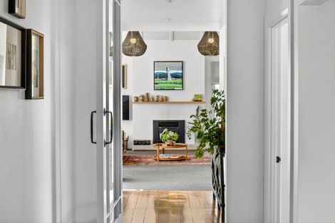 Photo of property in 27 Neeve Road, Taradale, Napier, 4112