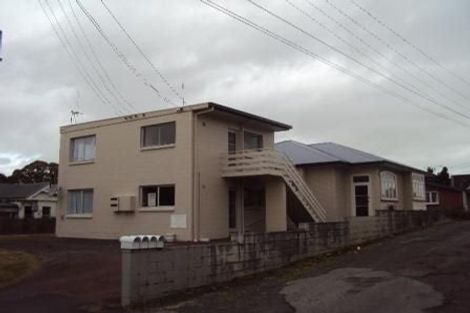 Photo of property in 2/10 Te Aroha Street, Hamilton East, Hamilton, 3216