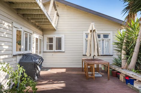 Photo of property in 125 Heretaunga Street, Palmerston North, 4414