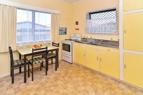 Photo of property in 57 Cambridge Terrace, Papatoetoe, Auckland, 2025