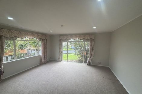 Photo of property in 22 Te Hoe Grove, Pinehill, Auckland, 0632