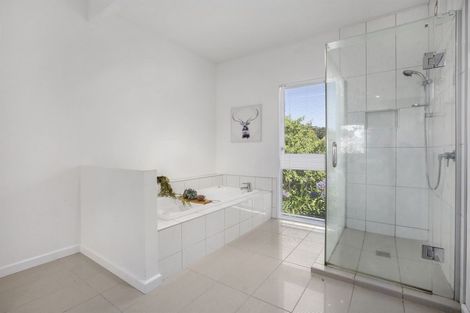 Photo of property in 186 Paremata Road, Paremata, Porirua, 5024