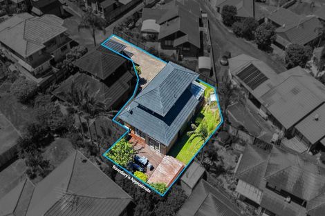 Photo of property in 2/28 Britannia Place, Half Moon Bay, Auckland, 2012