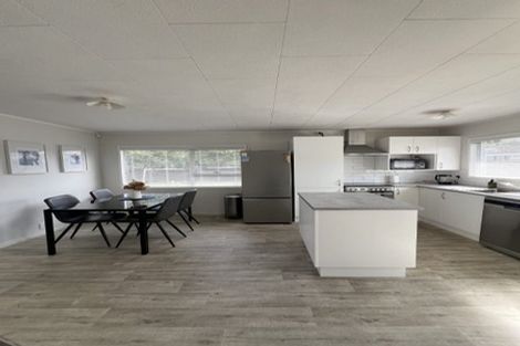 Photo of property in 95 Santiago Crescent, Unsworth Heights, Auckland, 0632