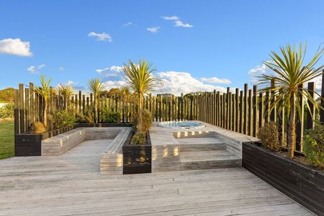 Photo of property in 47 Reay Mackay Grove, Waikawa Beach, Levin, 5573