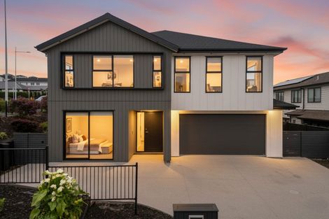 Photo of property in 1 Luff Place, Long Bay, Auckland, 0630