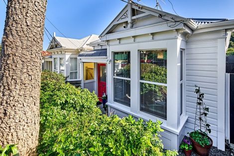 Photo of property in 28 Stanley Street, Berhampore, Wellington, 6023