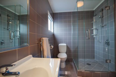 Photo of property in 1 Baring Terrace, Strandon, New Plymouth, 4312