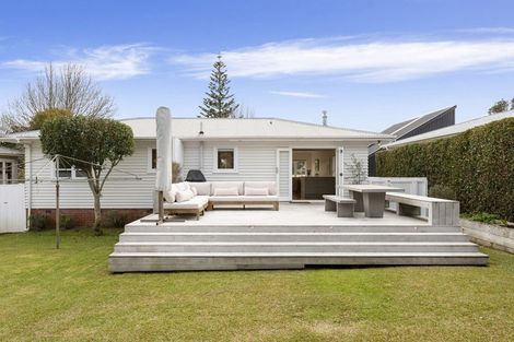 Photo of property in 31 Renata Crescent, Te Atatu Peninsula, Auckland, 0610