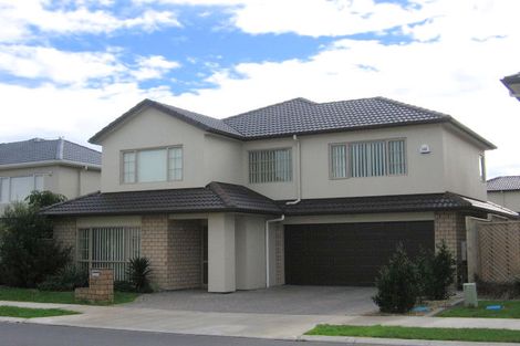 Photo of property in 12 Bridgefield Crescent, Flat Bush, Auckland, 2016