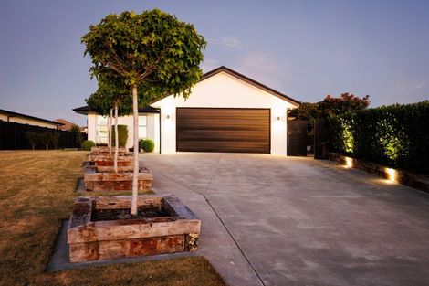 Photo of property in 30 Dogwood Way, Milson, Palmerston North, 4414