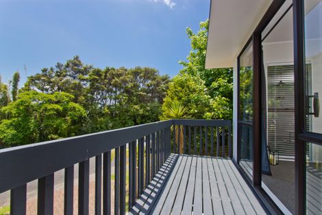 Photo of property in 2 Onedin Place, Titirangi, Auckland, 0604