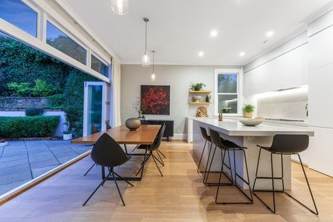 Photo of property in 22 Plunket Street, Kelburn, Wellington, 6012