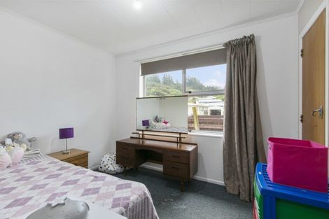 Photo of property in 270a Wellington Road, Wainuiomata, Lower Hutt, 5014
