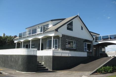 Photo of property in 8 Woolcombe Terrace, New Plymouth, 4310