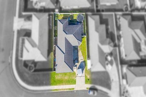 Photo of property in 14 Percy Kinsman Crescent, Riverstone Terraces, Upper Hutt, 5018