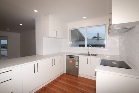 Photo of property in 306 Sunset Road, Windsor Park, Auckland, 0632