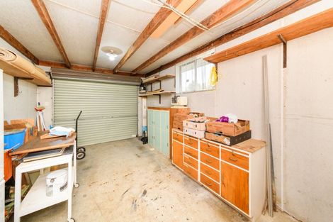 Photo of property in 1a Lowestoft Place, West End, Palmerston North, 4412