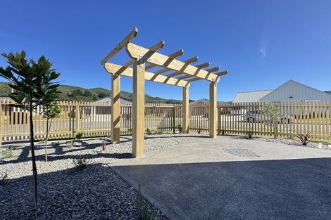 Photo of property in 15 Te Ara O Toroa, Wainuiomata, Lower Hutt, 5014