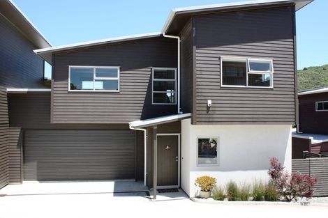 Photo of property in 88b Kirton Drive, Riverstone Terraces, Upper Hutt, 5018