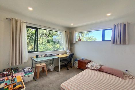 Photo of property in 43b West Harbour Drive, West Harbour, Auckland, 0618