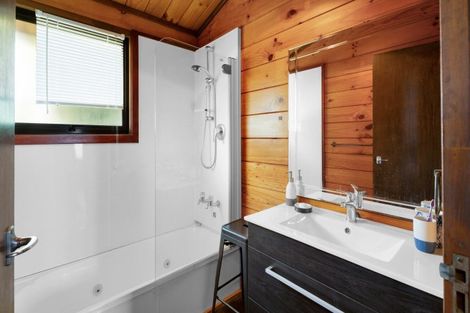 Photo of property in 17a Saint Ives Grove, Whalers Gate, New Plymouth, 4310