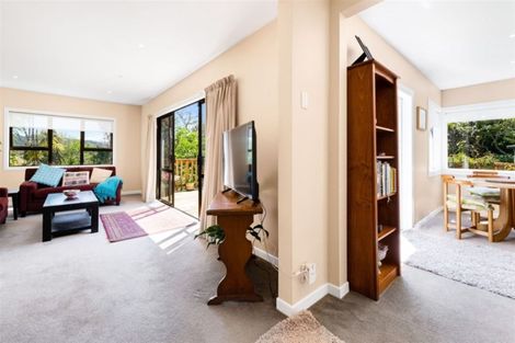 Photo of property in 14 Derwent Crescent, Titirangi, Auckland, 0604