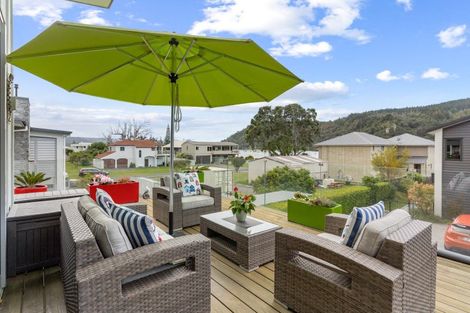 Photo of property in 202 Bond Street, Whangamata, 3620