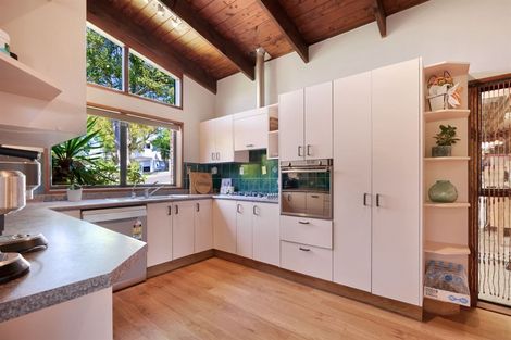 Photo of property in 3 Valdese Rise, Browns Bay, Auckland, 0630