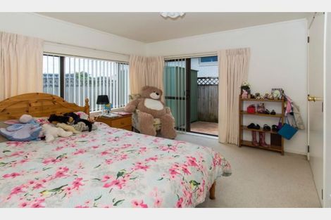 Photo of property in 11c Rogers Avenue, Eastern Beach, Auckland, 2012