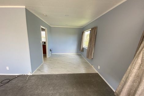 Photo of property in 1/16 Cabello Place, Unsworth Heights, Auckland, 0632